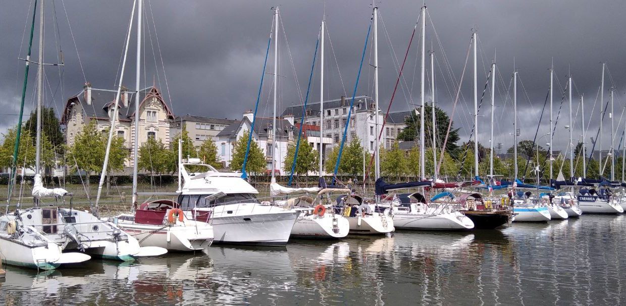 Сектор туризма АГО Мариуполь рад познакомить вас с победителем городского онлайн-фотоконкурса «Мариуполь в кадре» в номинации «Мариуполь туристический» – Людмилой Ермоленко Сектор туризма АГО Мариуполь рад познакомить вас с победителем городского онлайн-фотоконкурса «Мариуполь в кадре» в номинации «Мариуполь туристический» – Людмилой Ермоленко