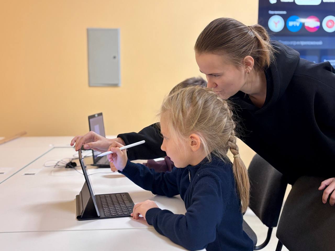 В 2026 году по итогам конкурсного отбора 12 победителей получат по два миллиона рублей при трудоустройстве на вакантные должности в 11 муниципальных образованиях Республики В 2026 году по итогам конкурсного отбора 12 победителей получат по два миллиона рублей при трудоустройстве на вакантные должности в 11 муниципальных образованиях Республики