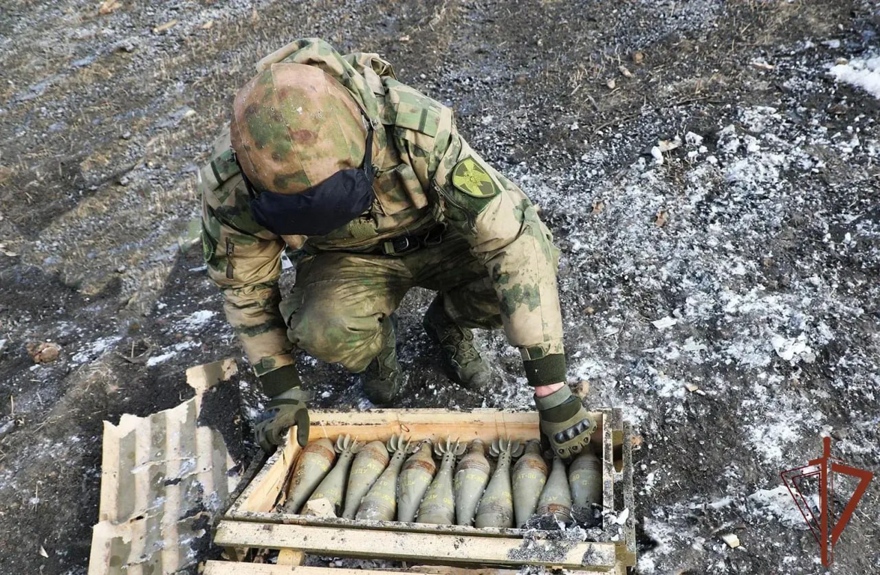 Росгвардейцы уничтожили боеприпасы, изъятые из схронов ВСУ Росгвардейцы уничтожили боеприпасы, изъятые из схронов ВСУ