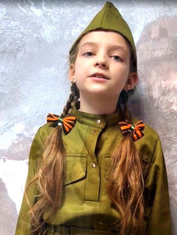 «Станция юных техников» провело муниципальный конкурс видеопоздравлений «В единстве народа — будущее России»