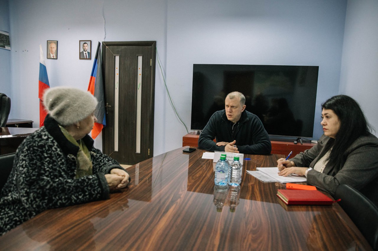 Антон Кольцов: Провел встречу с жителями Приморского района