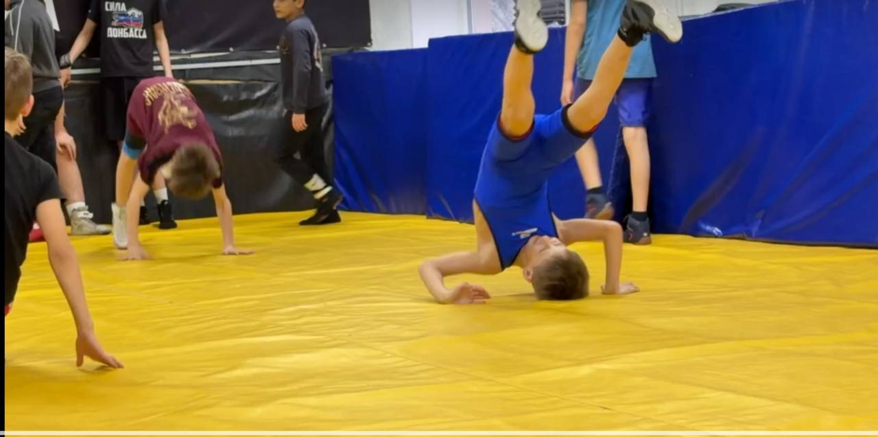 В рамках партийного проекта Единой России "Выбор сильных" в Тельманово провели открытую тренировку по вольной борьбе под руководством старшего тренера-преподавателя Барбара Олега Вадимовича В рамках партийного проекта Единой России "Выбор сильных" в Тельманово провели открытую тренировку по вольной борьбе под руководством старшего тренера-преподавателя Барбара Олега Вадимовича