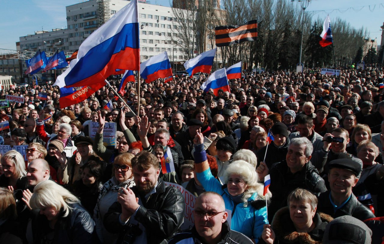 Александр Волошин: Уважаемые соотечественники, дорогие друзья! Поздравляю с годовщиной Русской весны!