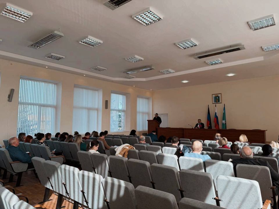 Борис Трима: Провел расширенное аппаратное совещание с руководителями предприятий и учреждений округа, начальниками отделов администрации, представителями территориальных подразделений министерств и ведомств ДНР... Борис Трима: Провел расширенное аппаратное совещание с руководителями предприятий и учреждений округа, начальниками отделов администрации, представителями территориальных подразделений министерств и ведомств ДНР...
