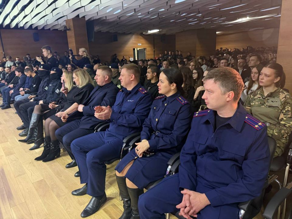 Сотрудники регионального следственного управления приняли участие в мероприятии, приуроченном ко Дню создания «Народной дружины» Сотрудники регионального следственного управления приняли участие в мероприятии, приуроченном ко Дню создания «Народной дружины»
