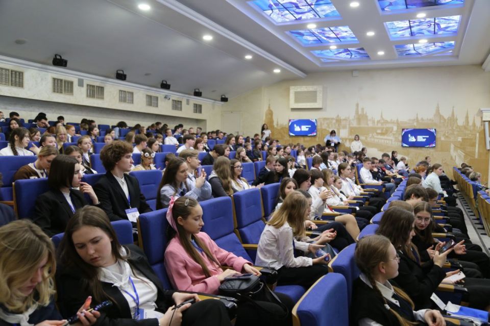 С 26по28февраля 2026года в Москве прошёл финал конкурса аудио и видеоподкастов «Расскажи о России: Герой нашего времени» С 26по28февраля 2026года в Москве прошёл финал конкурса аудио и видеоподкастов «Расскажи о России: Герой нашего времени»
