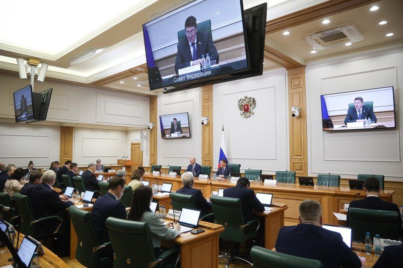 Александр Волошин: #работа_в_СФ. Сегодня в Совете Федерации прошло очередное заседание Комитета по федеративному устройству, региональной политике, местному самоуправлению и делам Севера под председательством Андрея... Александр Волошин: #работа_в_СФ. Сегодня в Совете Федерации прошло очередное заседание Комитета по федеративному устройству, региональной политике, местному самоуправлению и делам Севера под председательством Андрея...