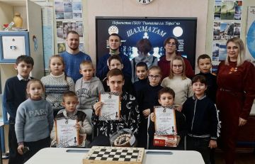 В гимназии Тореза прошло шахматное первенство, посвящённое двум важным датам