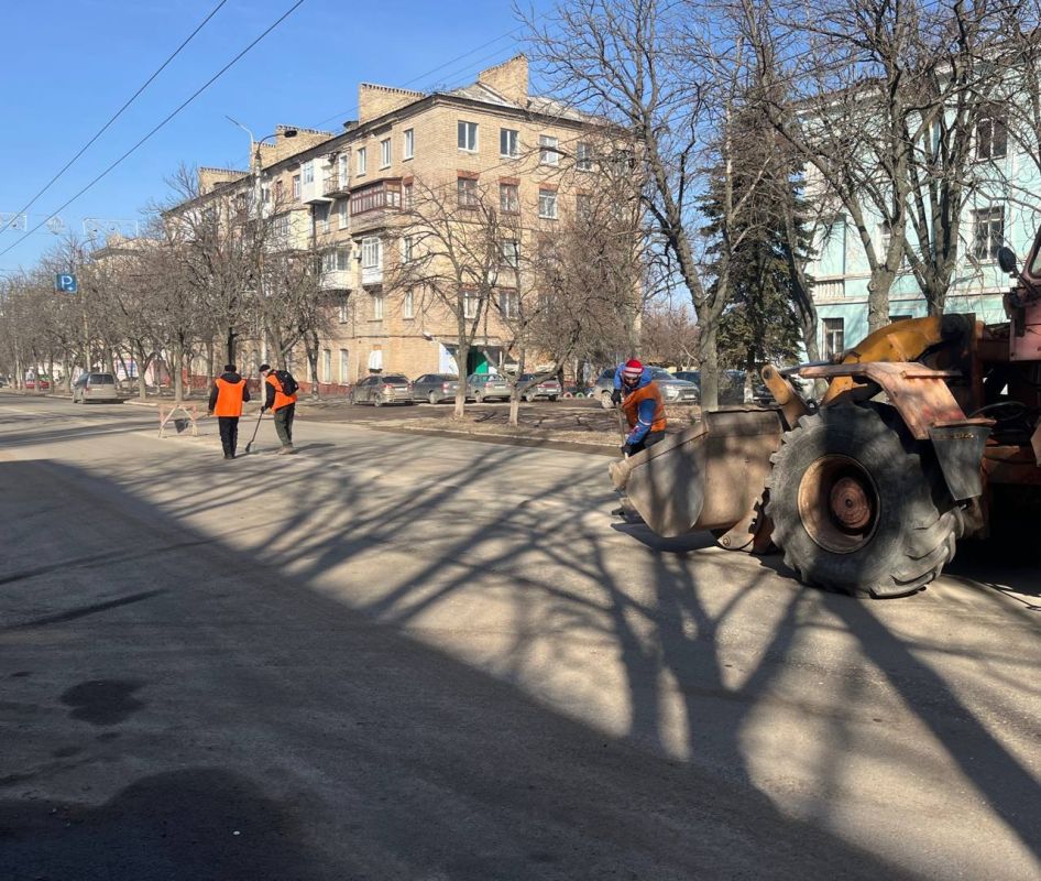 О работах «МУП «Простор». Муниципальное унитарное предприятие «Простор» ежедневно выполняет все необходимые работы по содержанию городских улиц О работах «МУП «Простор». Муниципальное унитарное предприятие «Простор» ежедневно выполняет все необходимые работы по содержанию городских улиц
