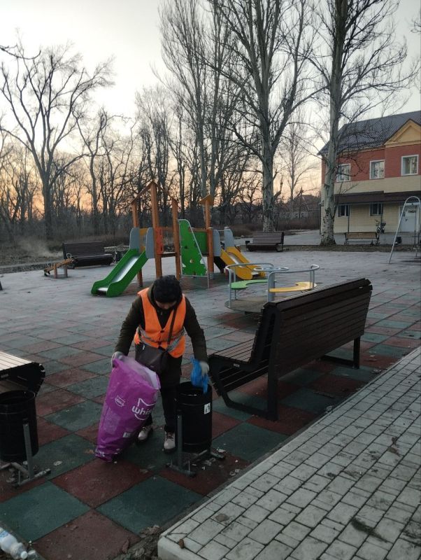 Александр Пеняев: За 02.03.2026 работниками МУП АГЯ "ЖЭК" выполнена уборка территорий в г. Ясиноватая и г. Авдеевка Александр Пеняев: За 02.03.2026 работниками МУП АГЯ "ЖЭК" выполнена уборка территорий в г. Ясиноватая и г. Авдеевка