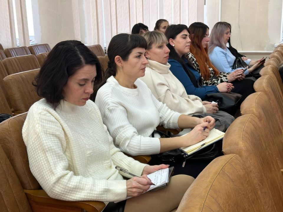 В Макеевке состоялось собрание секретарей первичных отделений Партии Единая Россия В Макеевке состоялось собрание секретарей первичных отделений Партии Единая Россия