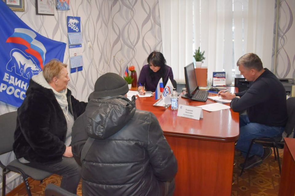 Депутаты Народного Совета фракции «Единая Россия» провели встречи с жителями Республики Депутаты Народного Совета фракции «Единая Россия» провели встречи с жителями Республики