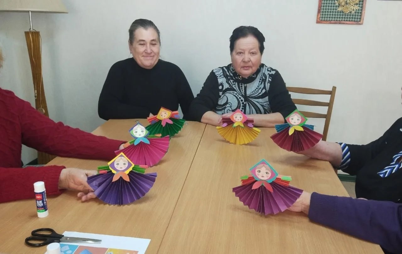 Вдохновение в каждом лепестке: Творческая мастерская снова в деле Вдохновение в каждом лепестке: Творческая мастерская снова в деле