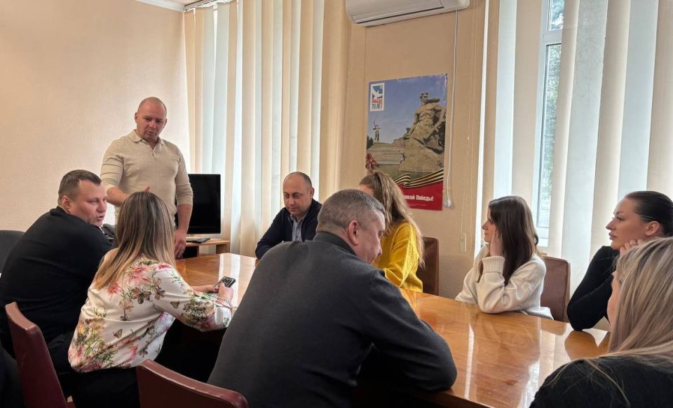 Депутаты Народного Совета фракции «Единая Россия» провели встречи с жителями Республики Депутаты Народного Совета фракции «Единая Россия» провели встречи с жителями Республики