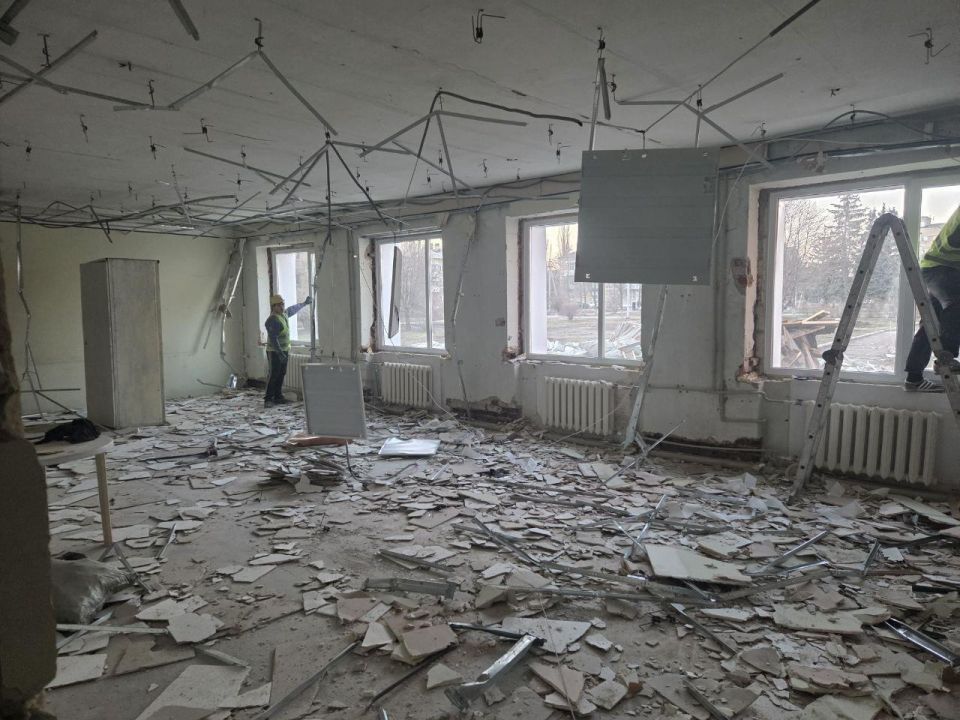 Специалисты Магаданской области приступили к капремонту Центра культуры и досуга Ждановки Специалисты Магаданской области приступили к капремонту Центра культуры и досуга Ждановки
