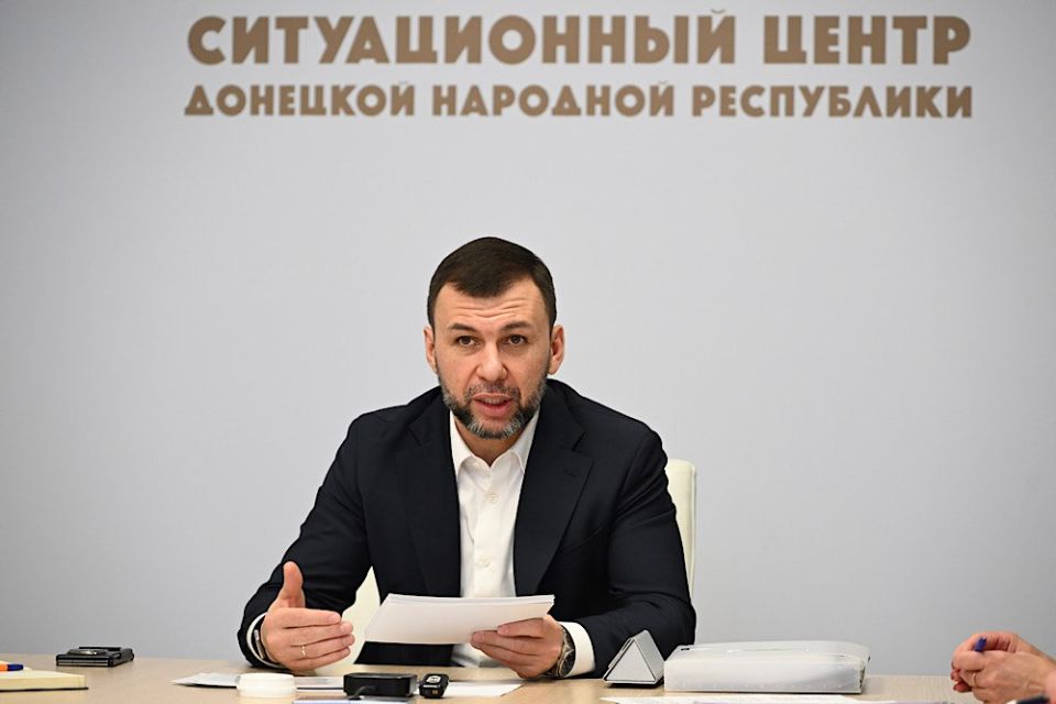 Денис Пушилин: Горячее питание в школах и детсадах, безопасность пешеходов, спил аварийных деревьев — этим и другим вопросам посвятили оперативное совещание Денис Пушилин: Горячее питание в школах и детсадах, безопасность пешеходов, спил аварийных деревьев — этим и другим вопросам посвятили оперативное совещание