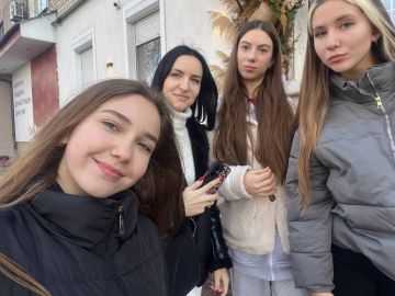 БЫТЬ НАСТАВНИКОМ. Я, Иващенко Мария, юнармеец отряда ВПК"Пламя", местного отделения городского округа Харцызска СШ № 4, принимаю участие в