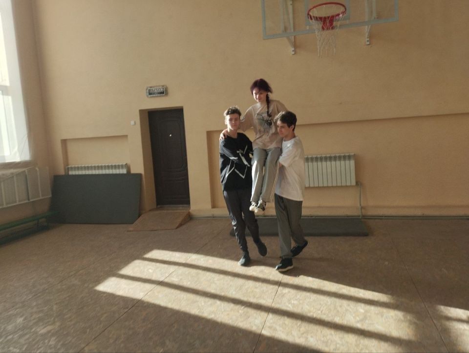 В рамках Всероссийского урока культуры безопасности в ГБОУ «Светлодарская школа № 11» были проведены занятия для обучающихся по закреплению знаний и отработки практических навыков безопасного поведения в условия чрезвычайных... В рамках Всероссийского урока культуры безопасности в ГБОУ «Светлодарская школа № 11» были проведены занятия для обучающихся по закреплению знаний и отработки практических навыков безопасного поведения в условия чрезвычайных...