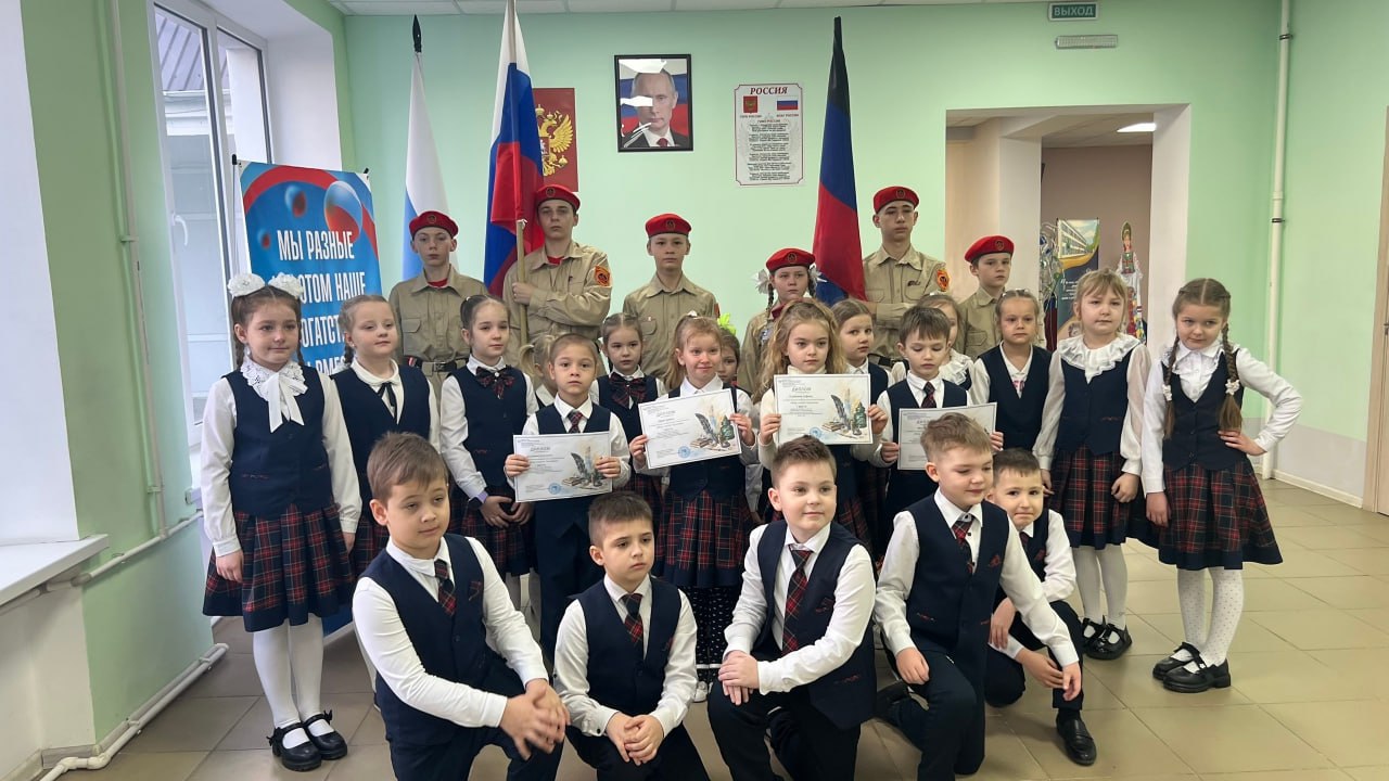 В учебных учреждениях Кировского прошли внеурочные занятия «Разговоры о важном» В учебных учреждениях Кировского прошли внеурочные занятия «Разговоры о важном»