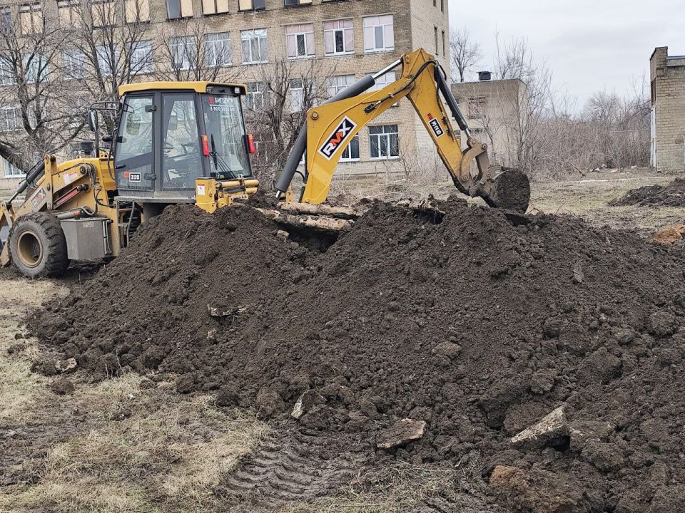 УСПЕШНОЕ УСТРАНЕНИЕ АВАРИИ НА ТРУБОПРОВОДЕ КОТЕЛЬНОЙ №10 ФИЛИАЛА «ШАХТЕРСКТЕПЛОСЕТЬ»: ТЕПЛО ВОЗВРАЩЕНО В ШКОЛУ УСПЕШНОЕ УСТРАНЕНИЕ АВАРИИ НА ТРУБОПРОВОДЕ КОТЕЛЬНОЙ №10 ФИЛИАЛА «ШАХТЕРСКТЕПЛОСЕТЬ»: ТЕПЛО ВОЗВРАЩЕНО В ШКОЛУ