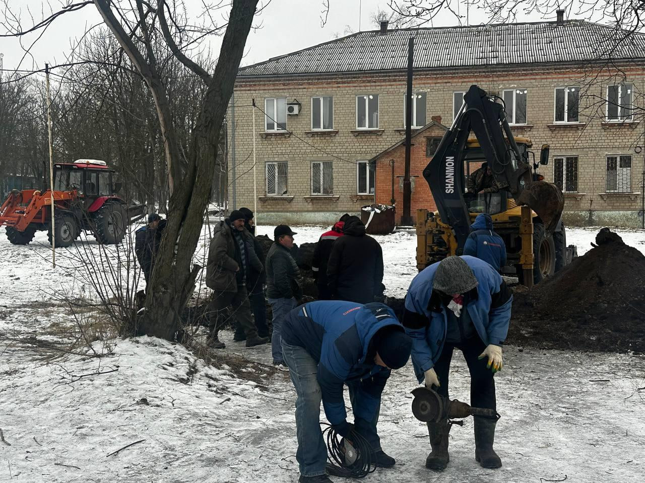 С начала года аварийная бригада ЯНАО заменила более 700 метров трубопровода в Волновахском округе