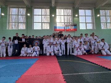 С 28 февраля по 1 марта 2026 г. в спортивном зале МБУ ДО СШ №1 прошло открытое Первенство городского округа Харцызск по рукопашному бою, посвященное Году Народного Единства