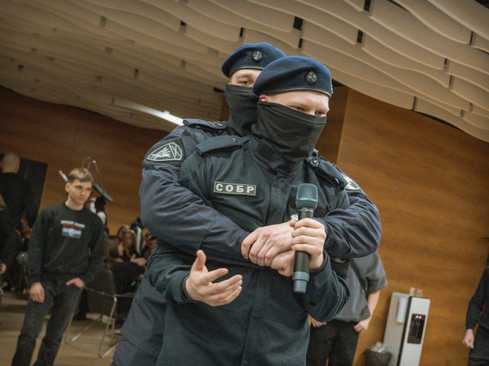 Палатки, буржуйки, бои, торт, дискотека: “Народная Дружина” отметила седьмой день рождения Палатки, буржуйки, бои, торт, дискотека: “Народная Дружина” отметила седьмой день рождения