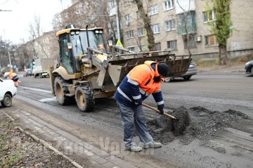 "Не запускать": глава ДНР Денис Пушилин объяснил причины плохого состояния дорог после зимы