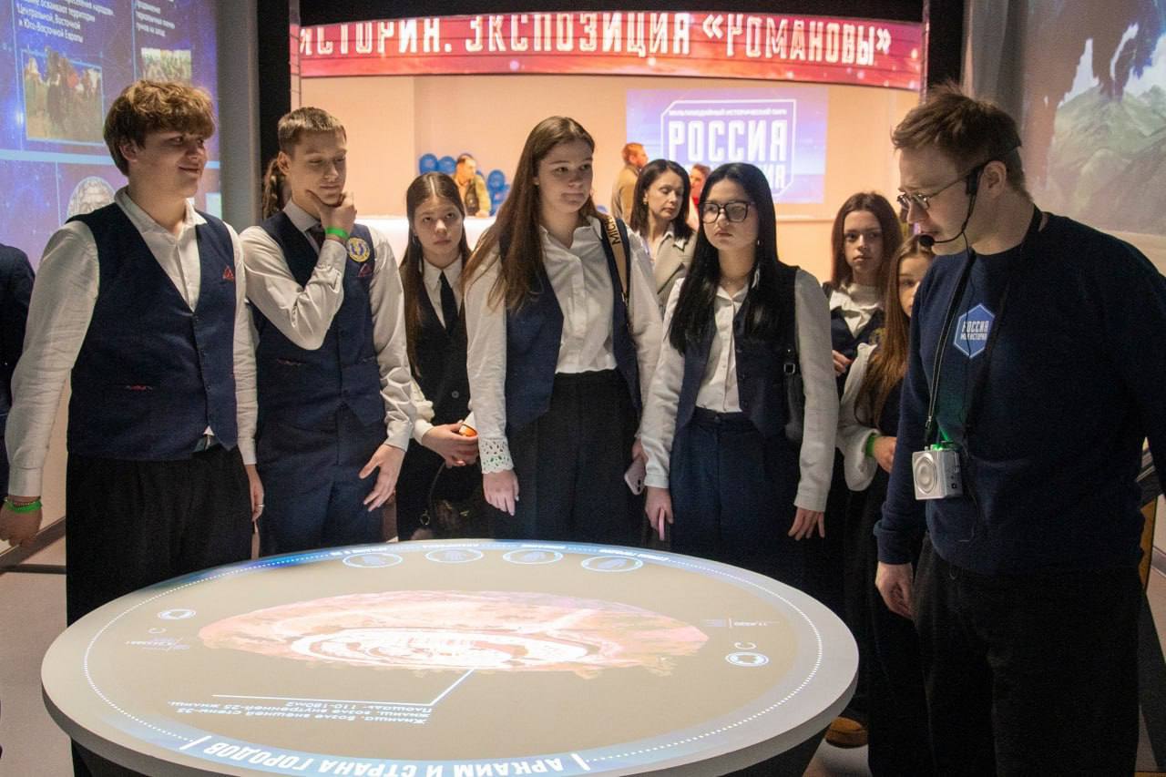 Более 21 тысячи жителей ДНР посетили мультимедийный парк «Россия – моя история» Более 21 тысячи жителей ДНР посетили мультимедийный парк «Россия – моя история»