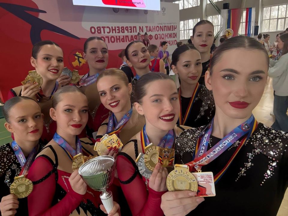 Спортсмены ДНР завоевали 10 медалей по спортивной аэробике на чемпионате ЮФО Спортсмены ДНР завоевали 10 медалей по спортивной аэробике на чемпионате ЮФО