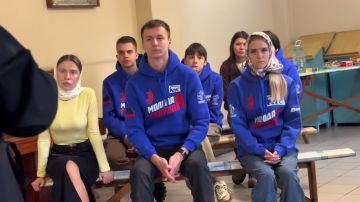 Молодёжь Енакиево пообщалась со священнослужителем