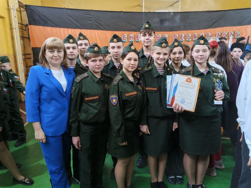 Педагогу Ждановки вручили Диплом соискателя Всероссийской муниципальной премии «Служение» Педагогу Ждановки вручили Диплом соискателя Всероссийской муниципальной премии «Служение»