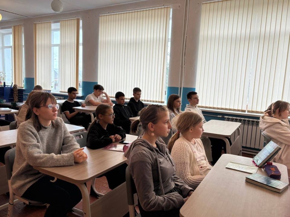 Скажем «НЕТ» вредным привычкам: в Портовской школе прошла беседа-тренинг Скажем «НЕТ» вредным привычкам: в Портовской школе прошла беседа-тренинг