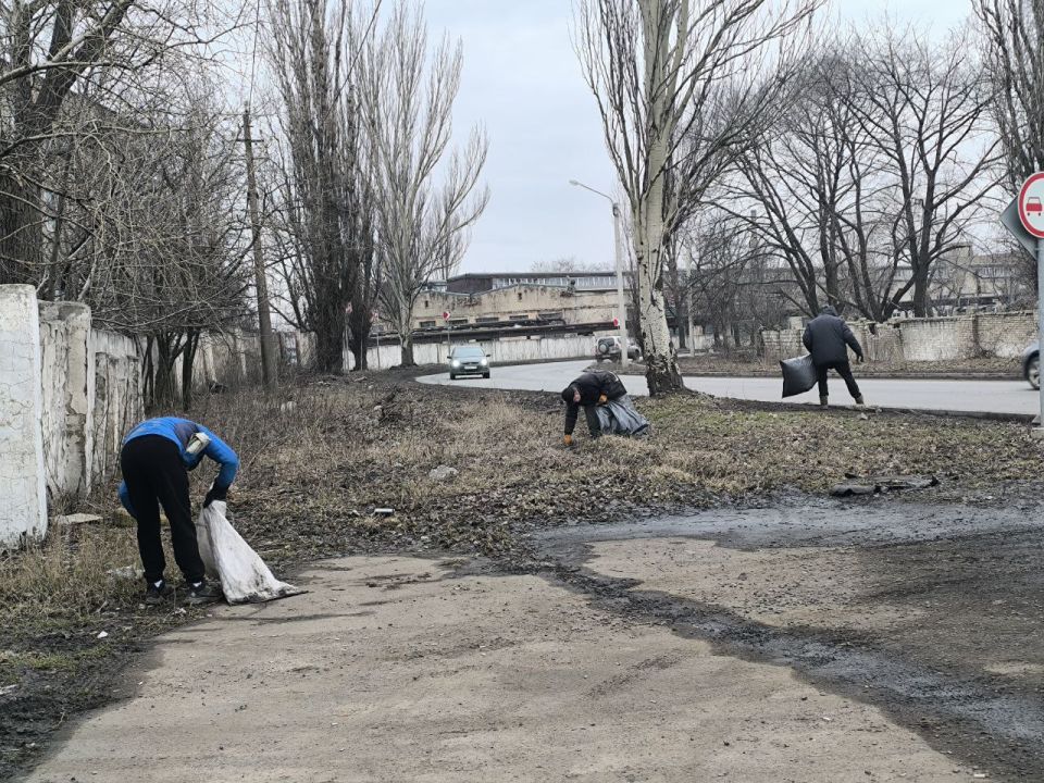 МБУ "Благоустройство" администрации города Тореза проводит благоустройство территории городского округа Торез МБУ "Благоустройство" администрации города Тореза проводит благоустройство территории городского округа Торез