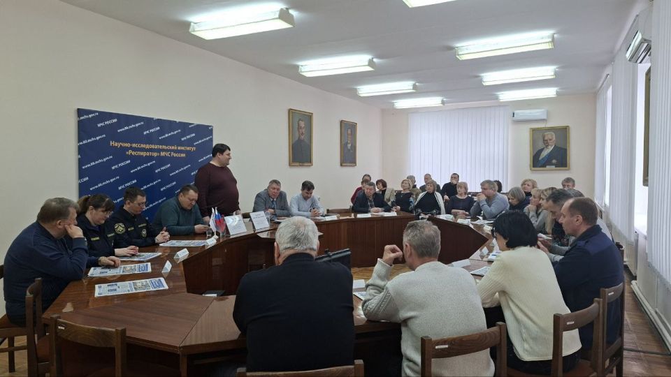 Валентин Левченко: Совместно с депутатом Донецкого городского совета от фракции Единой России Василием Гребенюком, встретились с научным сообществом ФГКУ "НИИ "Респиратор" МЧС России" Валентин Левченко: Совместно с депутатом Донецкого городского совета от фракции Единой России Василием Гребенюком, встретились с научным сообществом ФГКУ "НИИ "Респиратор" МЧС России"