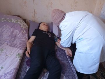 Врач Мирненской амбулатории ОПСМ осуществила выезд к маломобильным гражданам п.Мирное