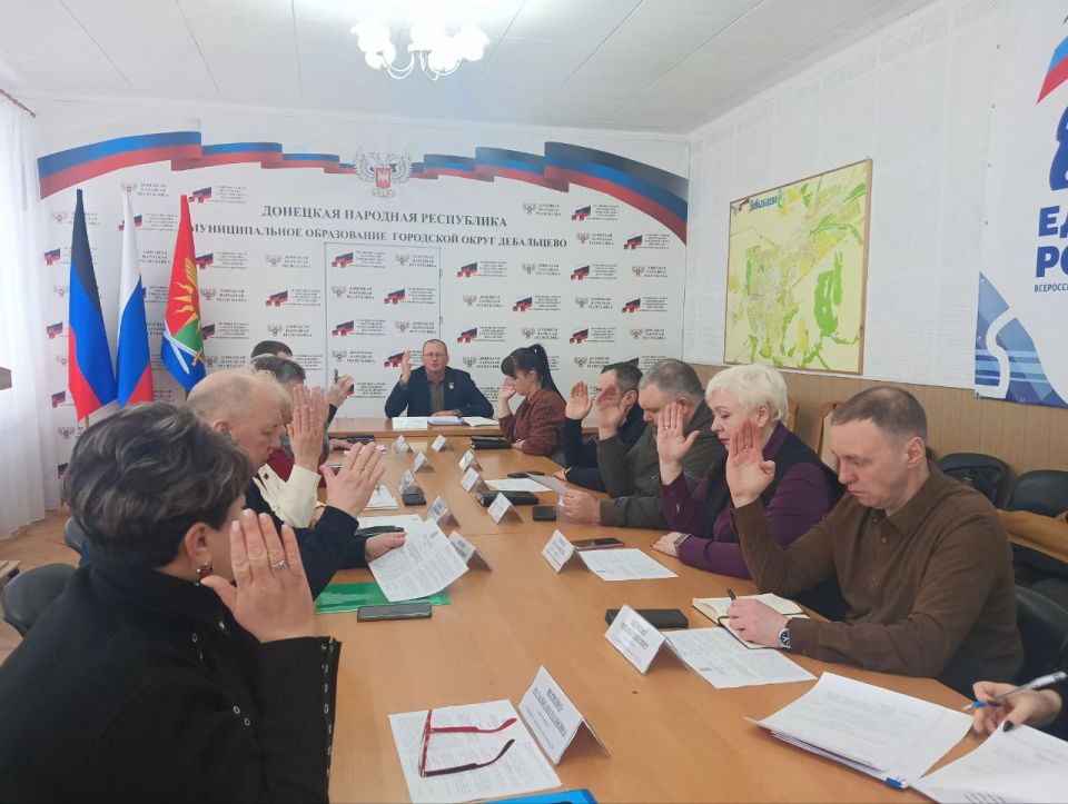 Под председательством Сергея Шульженко прошло 70-е внеочередное заседание Дебальцевского городского совета Под председательством Сергея Шульженко прошло 70-е внеочередное заседание Дебальцевского городского совета