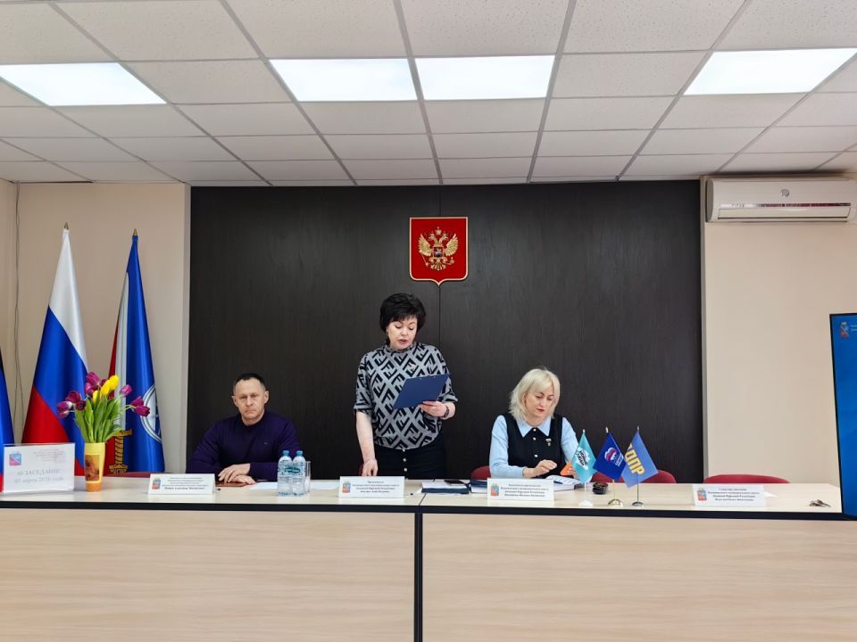Александр Пеняев: В рамках 60-го заседания Ясиноватского муниципального совета, которое прошло в формате открытого диалога с депутатами и представителями общественности округа, отчитался о деятельности нашей команды в... Александр Пеняев: В рамках 60-го заседания Ясиноватского муниципального совета, которое прошло в формате открытого диалога с депутатами и представителями общественности округа, отчитался о деятельности нашей команды в...