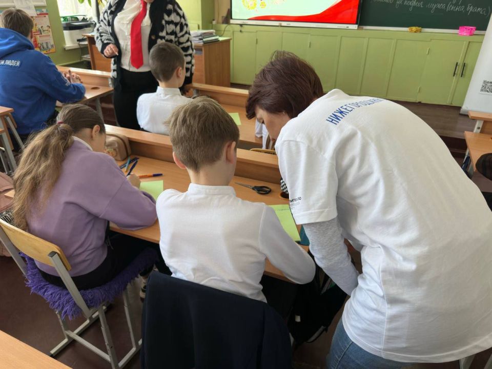 Денис Зубов: Правда или миф?. Для активистов первичного отделения «Движения Первых» ГБОУ «СШ №14 г.о.Иловайск», при содействии администрации, волонтёры Дома народного единства Нижегородской области провели интерактивную... Денис Зубов: Правда или миф?. Для активистов первичного отделения «Движения Первых» ГБОУ «СШ №14 г.о.Иловайск», при содействии администрации, волонтёры Дома народного единства Нижегородской области провели интерактивную...