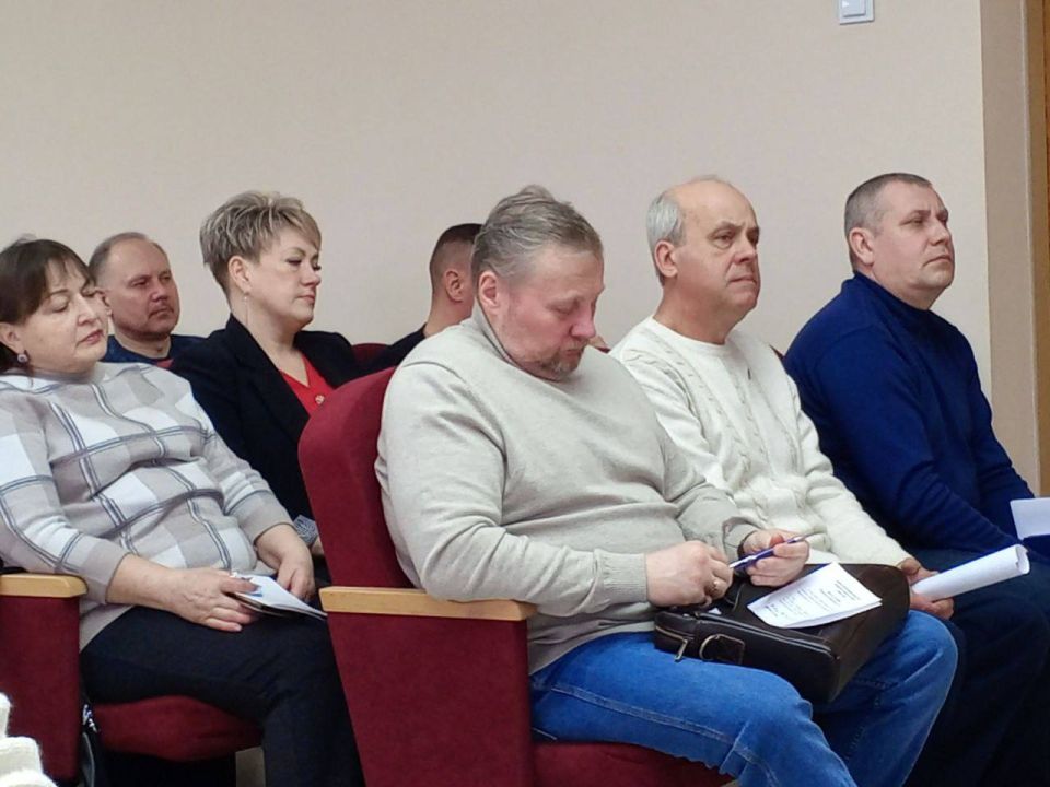 В ходе заседания совета председатель отчиталась о работе Ясиноватского муниципального совета за 2025 год В ходе заседания совета председатель отчиталась о работе Ясиноватского муниципального совета за 2025 год