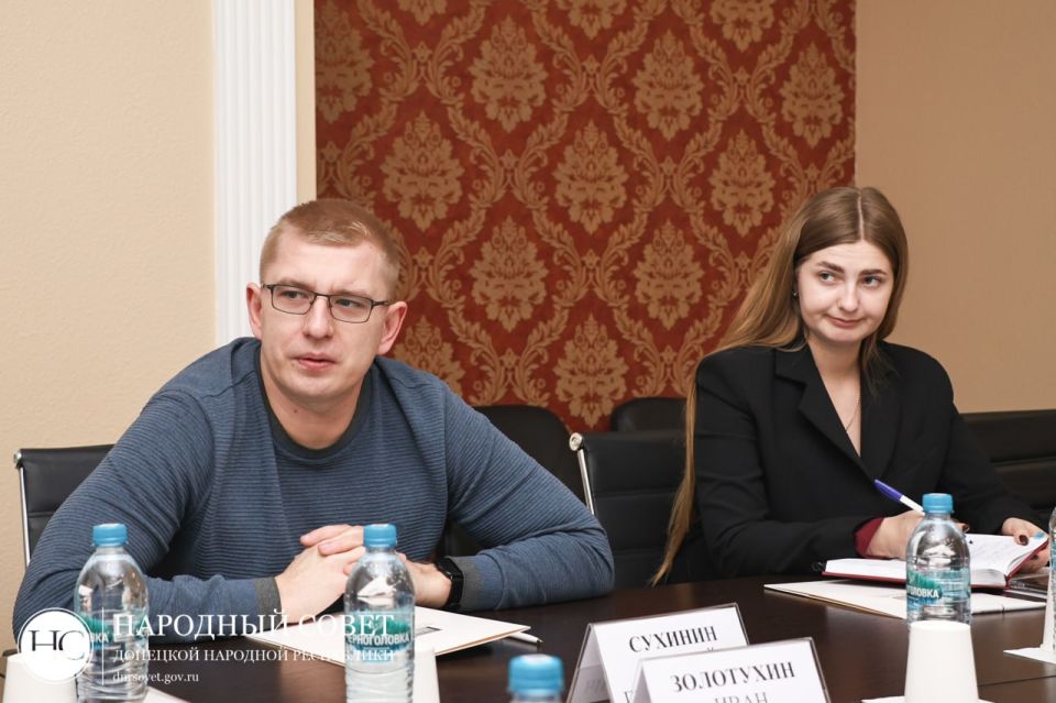 В Народном Совете работают над обращениями граждан В Народном Совете работают над обращениями граждан