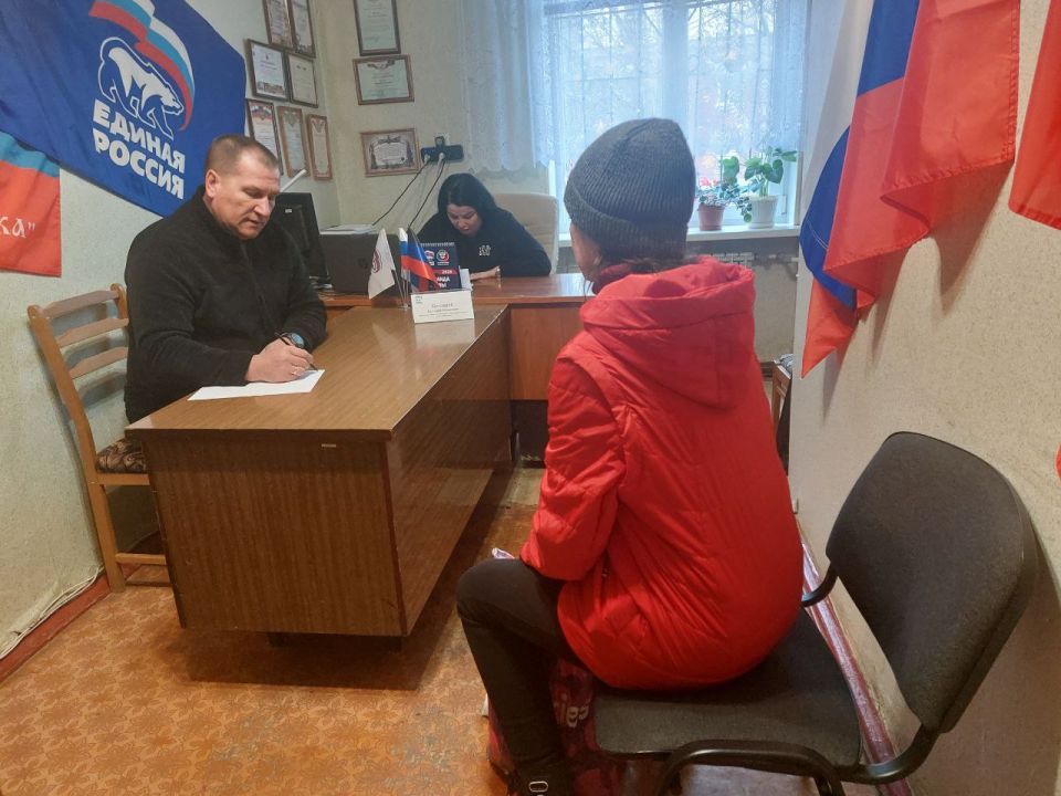 Сергей Желновач: 3 марта 2026г., заместитель главы администрации городского округа Дебальцево Валерий Бессараб, провёл личный прием граждан в местной общественной приёмной Дебальцевского местного отделения Партии "Единая... Сергей Желновач: 3 марта 2026г., заместитель главы администрации городского округа Дебальцево Валерий Бессараб, провёл личный прием граждан в местной общественной приёмной Дебальцевского местного отделения Партии "Единая...