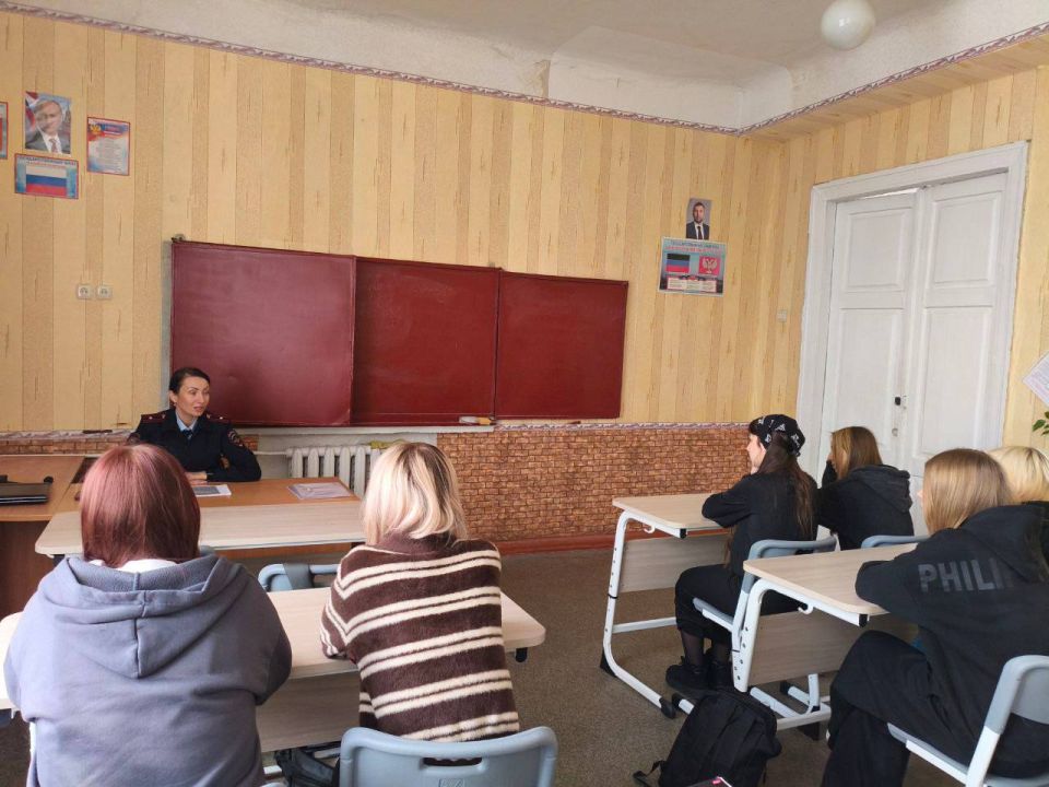 Полицейские провели занятия по профилактике дистанционного мошенничества Полицейские провели занятия по профилактике дистанционного мошенничества