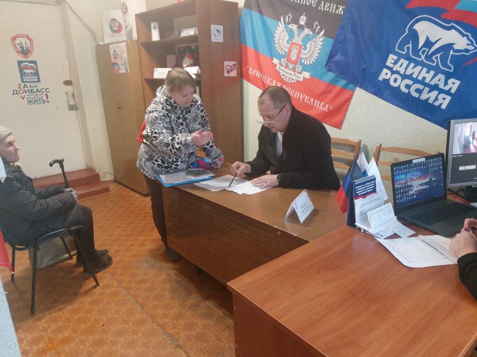 Сергей Желновач: 3 марта 2026г., заместитель главы администрации городского округа Дебальцево Валерий Бессараб, провёл личный прием граждан в местной общественной приёмной Дебальцевского местного отделения Партии "Единая... Сергей Желновач: 3 марта 2026г., заместитель главы администрации городского округа Дебальцево Валерий Бессараб, провёл личный прием граждан в местной общественной приёмной Дебальцевского местного отделения Партии "Единая...