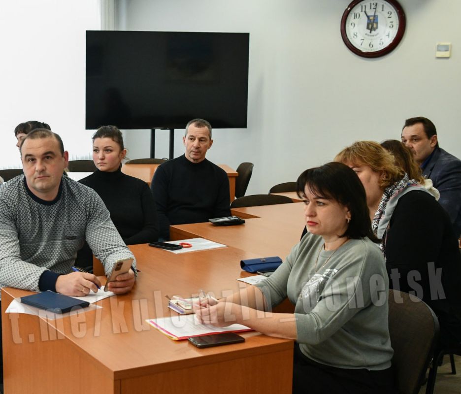 Алексей Кулемзин: Провёл совещание по вопросу ценообразования с представителями Управ, руководителями рынков, хозяйствующими субъектами сферы торговли Алексей Кулемзин: Провёл совещание по вопросу ценообразования с представителями Управ, руководителями рынков, хозяйствующими субъектами сферы торговли
