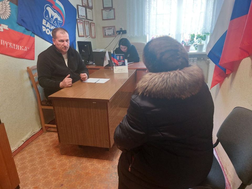 Сергей Желновач: 3 марта 2026г., заместитель главы администрации городского округа Дебальцево Валерий Бессараб, провёл личный прием граждан в местной общественной приёмной Дебальцевского местного отделения Партии "Единая... Сергей Желновач: 3 марта 2026г., заместитель главы администрации городского округа Дебальцево Валерий Бессараб, провёл личный прием граждан в местной общественной приёмной Дебальцевского местного отделения Партии "Единая...