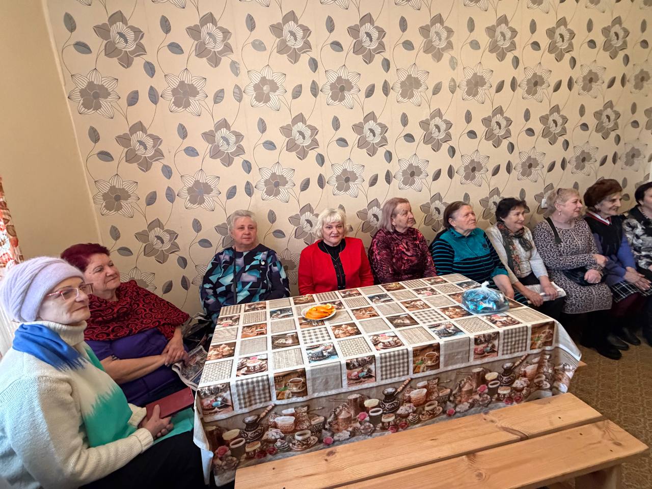 Поздравляем наших дорогих женщин с наступающим 8 Марта! Поздравляем наших дорогих женщин с наступающим 8 Марта!