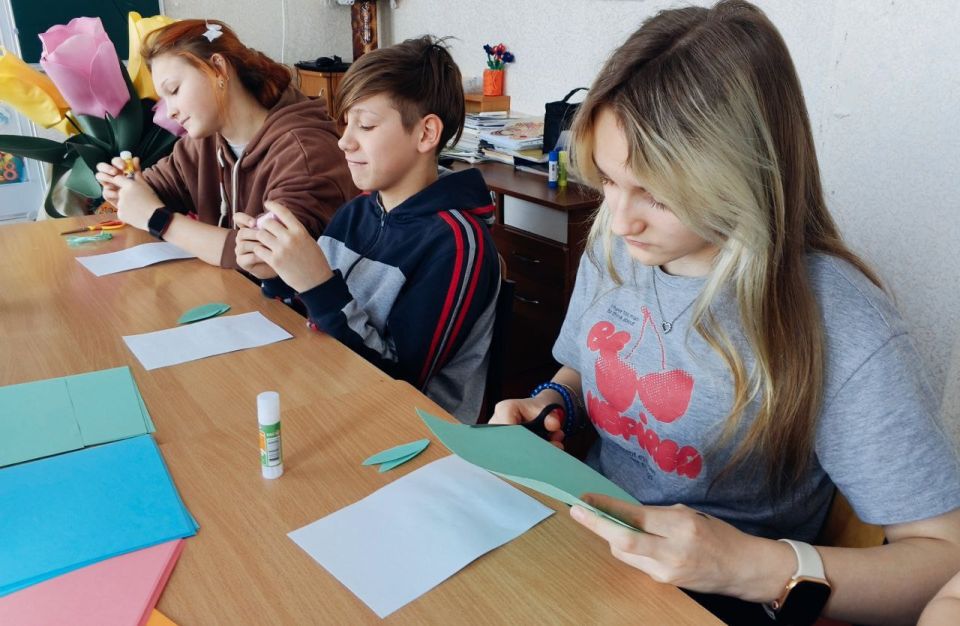 Весеннее волшебство в Горловке: Создание праздничных открыток своими руками Весеннее волшебство в Горловке: Создание праздничных открыток своими руками