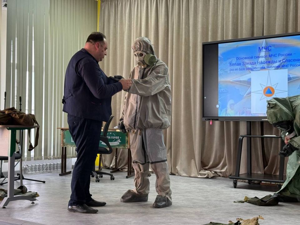 В Ялтинской школе №2 прошел Всероссийский урок культуры безопасности В Ялтинской школе №2 прошел Всероссийский урок культуры безопасности