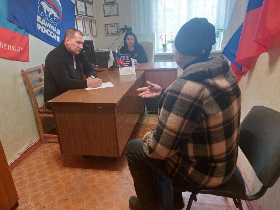 Сергей Желновач: 3 марта 2026г., заместитель главы администрации городского округа Дебальцево Валерий Бессараб, провёл личный прием граждан в местной общественной приёмной Дебальцевского местного отделения Партии "Единая... Сергей Желновач: 3 марта 2026г., заместитель главы администрации городского округа Дебальцево Валерий Бессараб, провёл личный прием граждан в местной общественной приёмной Дебальцевского местного отделения Партии "Единая...
